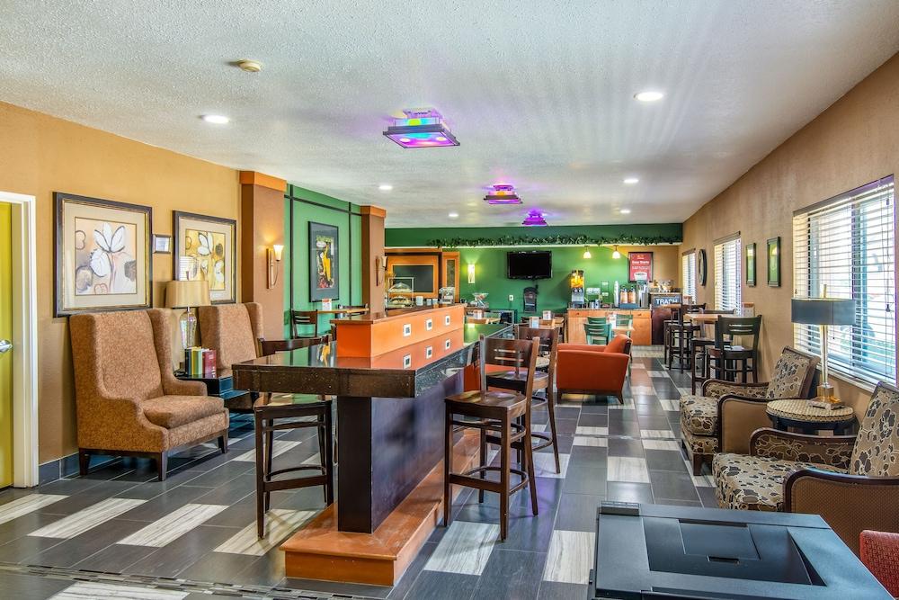 Econo Wanamaker Motel Topeka