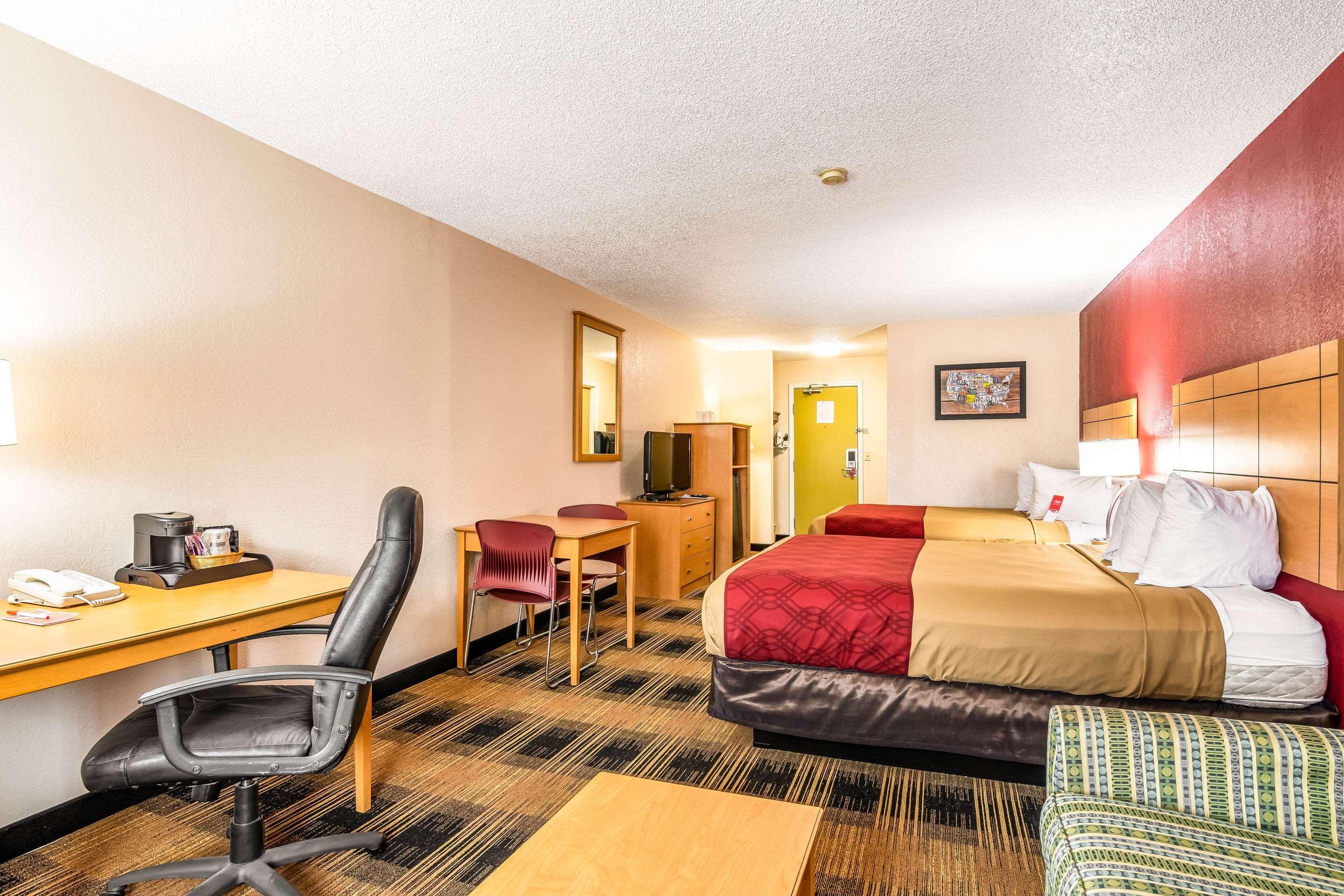 Motel Econo Wanamaker Topeka