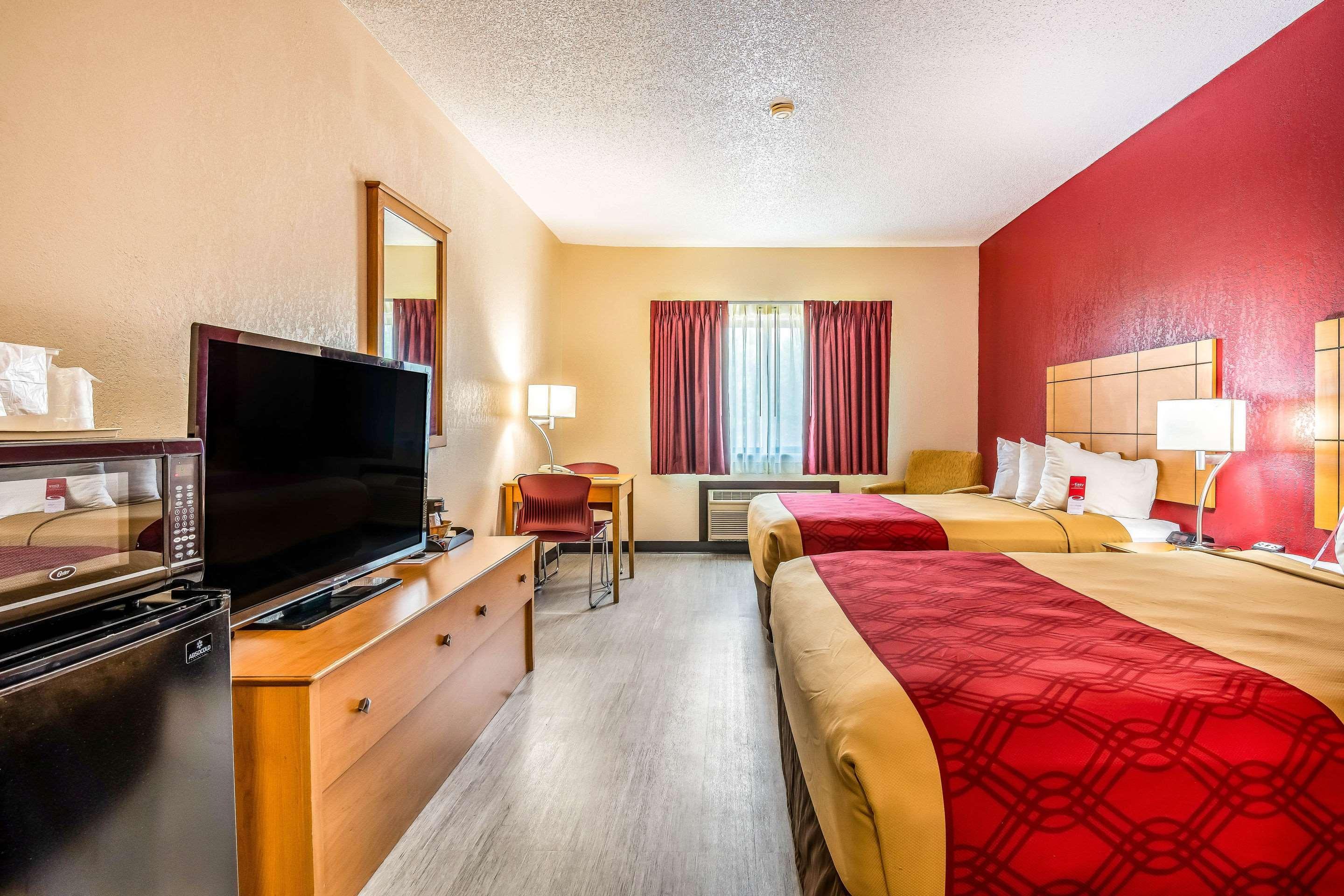 Econo Wanamaker Motel