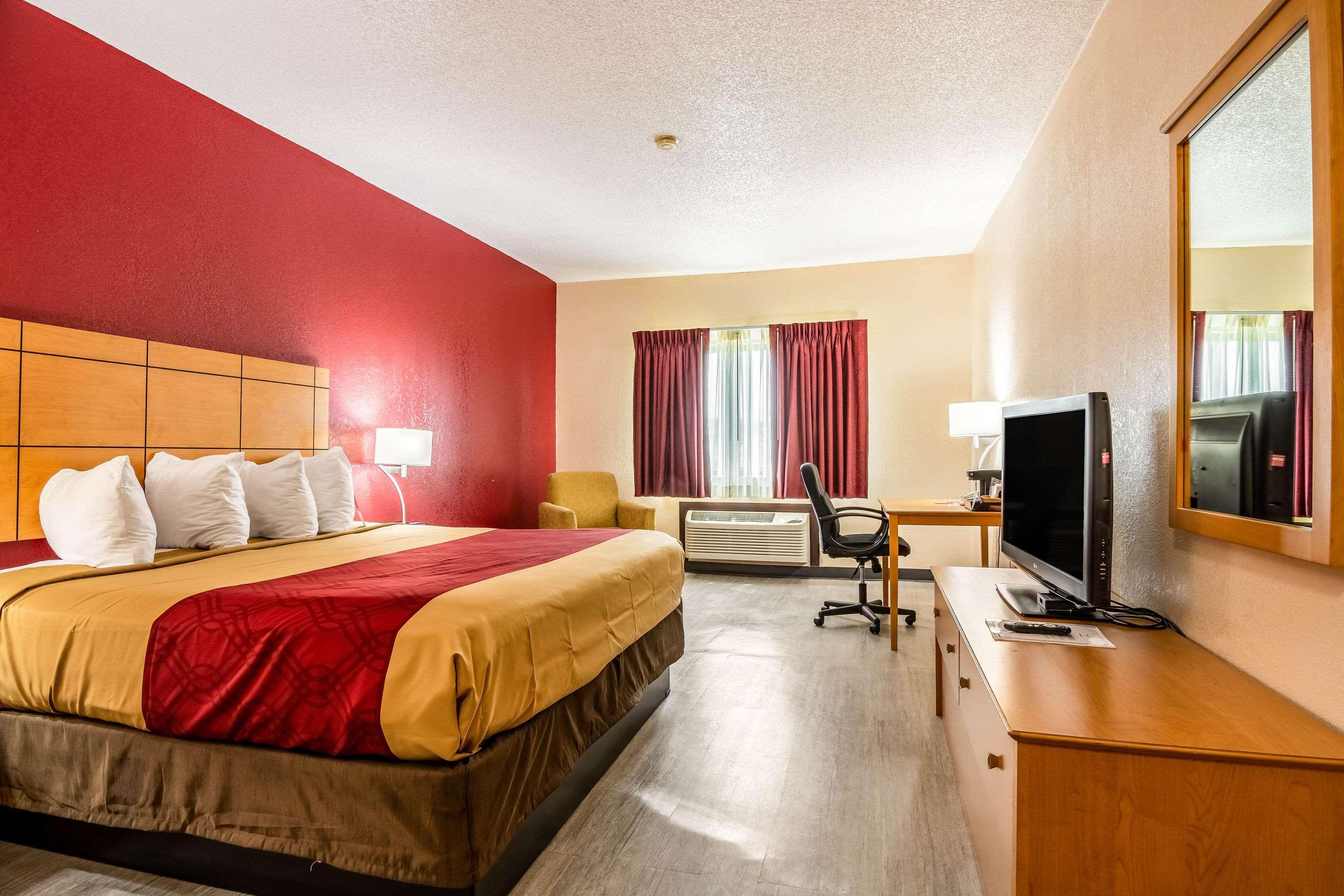 Econo Wanamaker Motel 2*