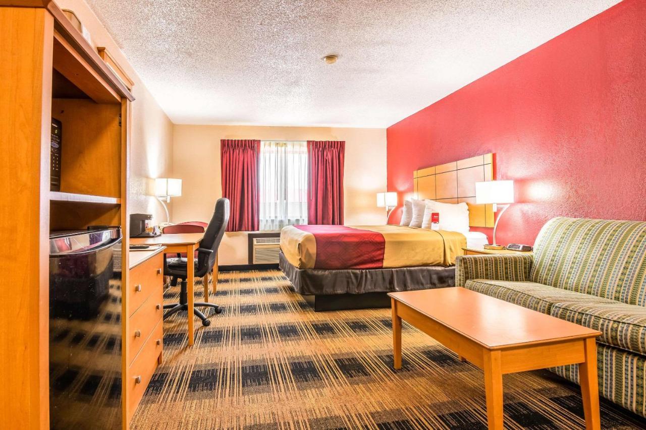 Motel Econo Wanamaker Topeka